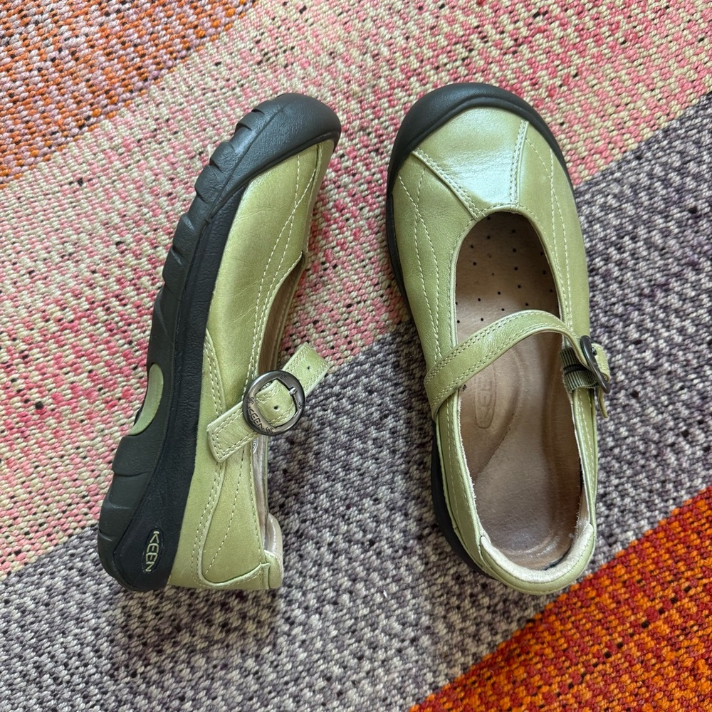 SOLD 🔴 Keen Y2K Green Mary Jane Flats